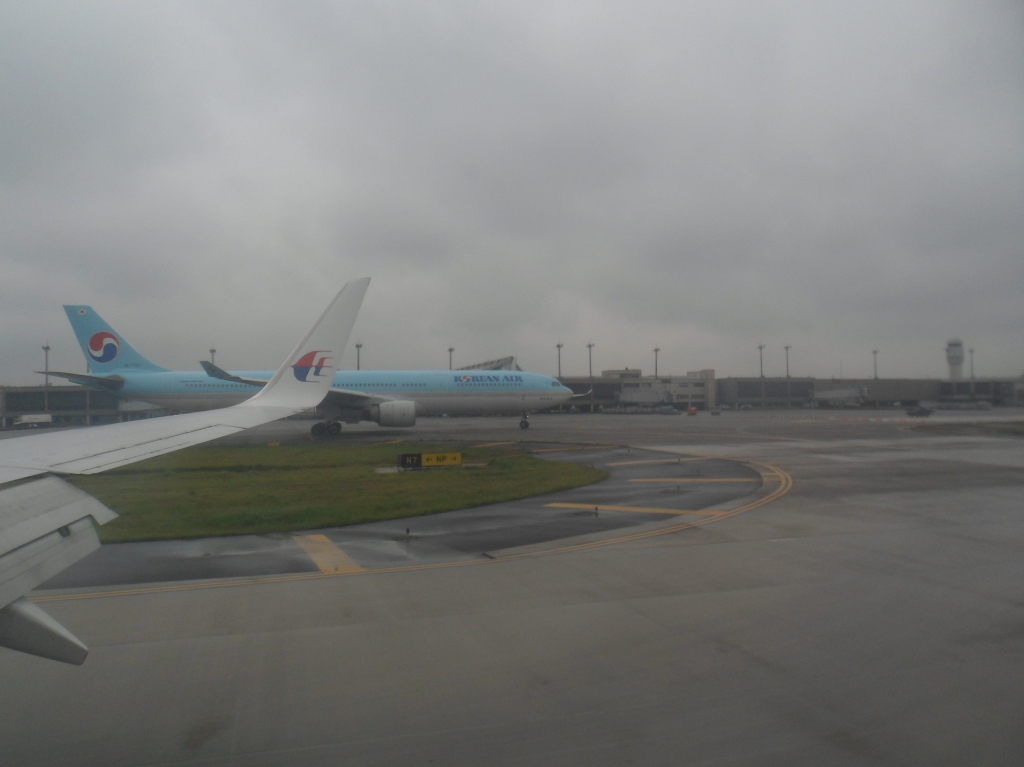 photo 091 KE692 A330-300 Bound for Seoul HL7702